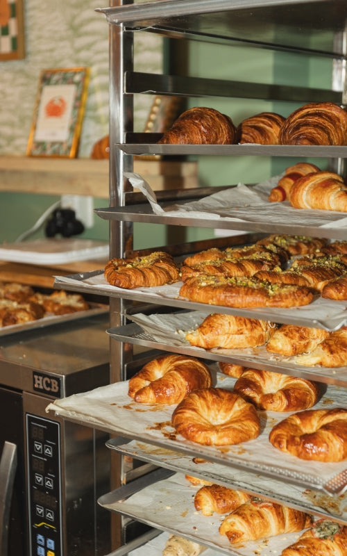 versgebakken croissants